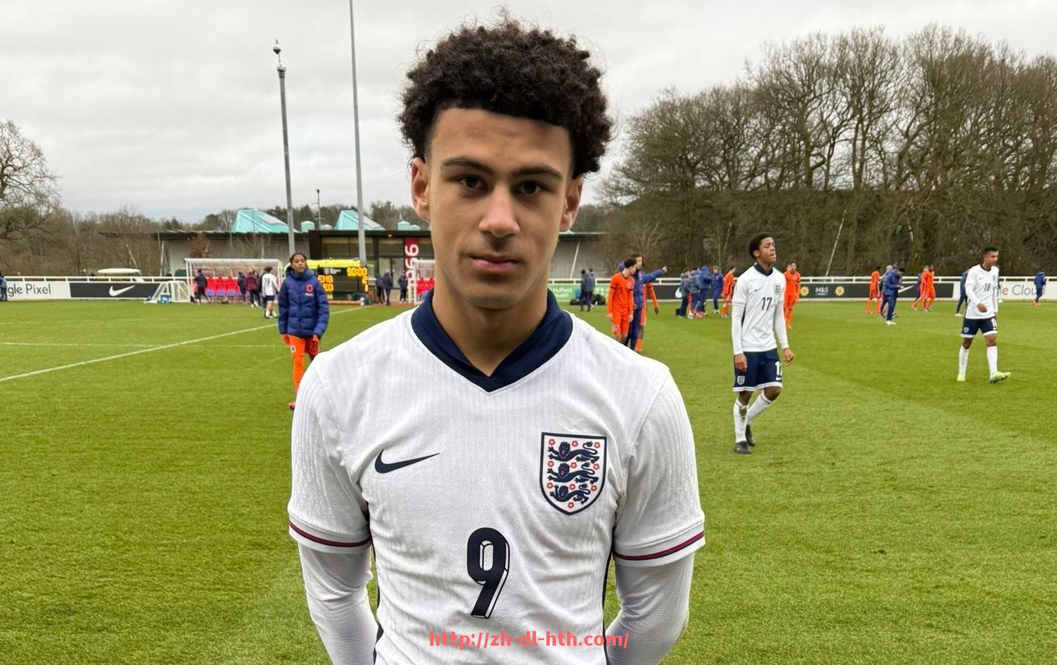 华体会hth-世俱杯中场球员调度能力分析：传控节奏核心的角色演绎